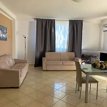 Hotel apartamentowy Raggio Di Sole Colle di Fuori